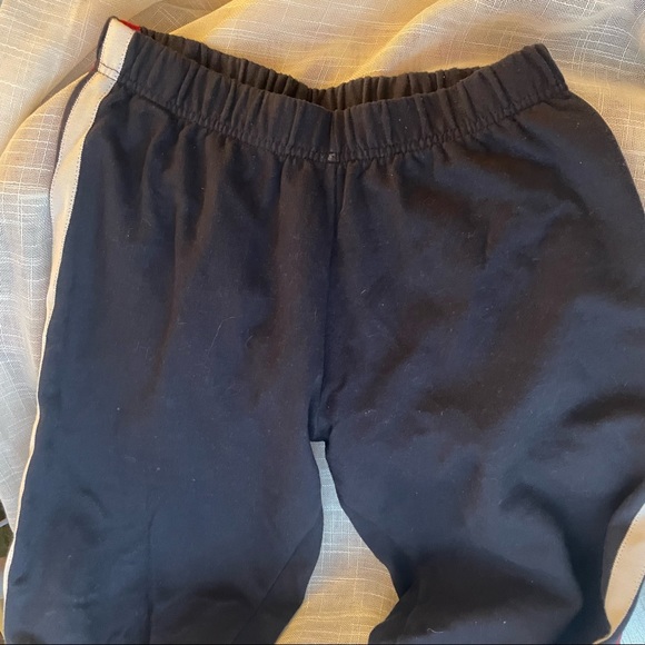 Sweatpants with side stripe - Picture 2 of 4